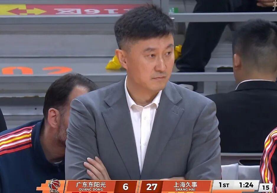 世俱杯冠军投注-广东男篮40分惨败，三分球35中5+17次失误，上海男篮酣畅淋漓大胜