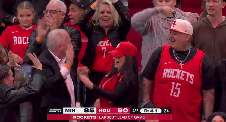 世俱杯赛程-本场最大领先！火箭一波攻势领先森林狼5分打停比赛